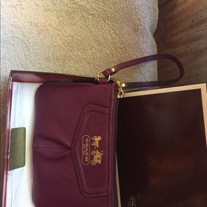 Coach Bags - Coach wristlet Coach Bags - Coach wristlet